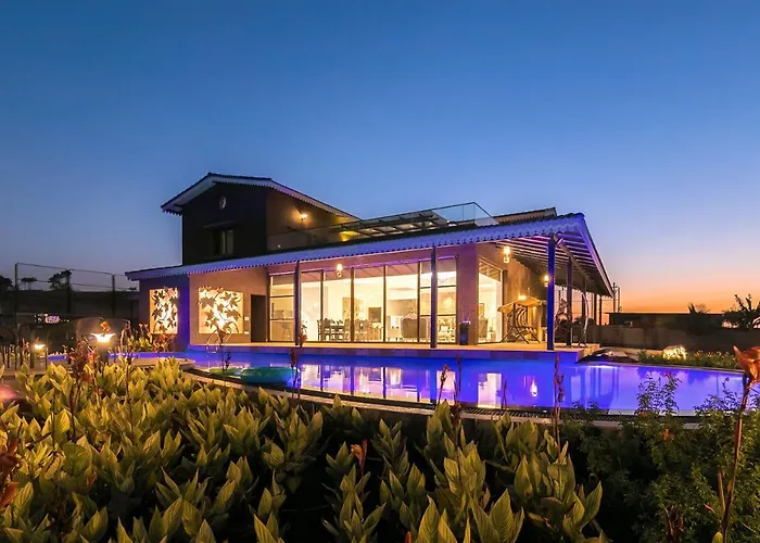 Casa Del Verde By Stayvista - Orchards Oasis With A Pool, Spacious Lawn, Terrace & Indoor Games Nashik